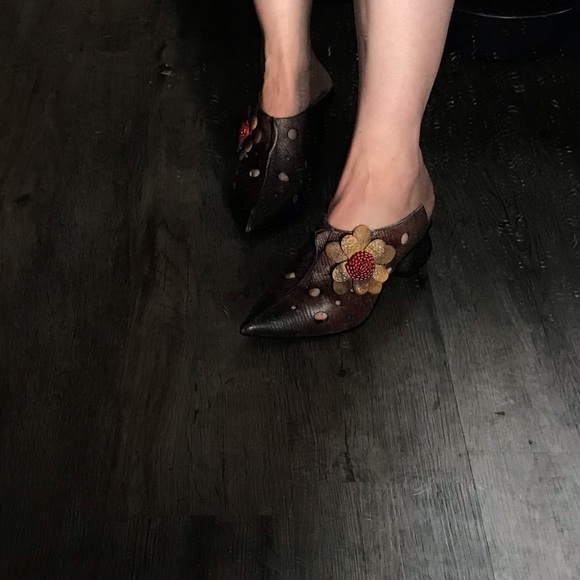 Beautiful Handmade leather clogs - Picture 14 of 15